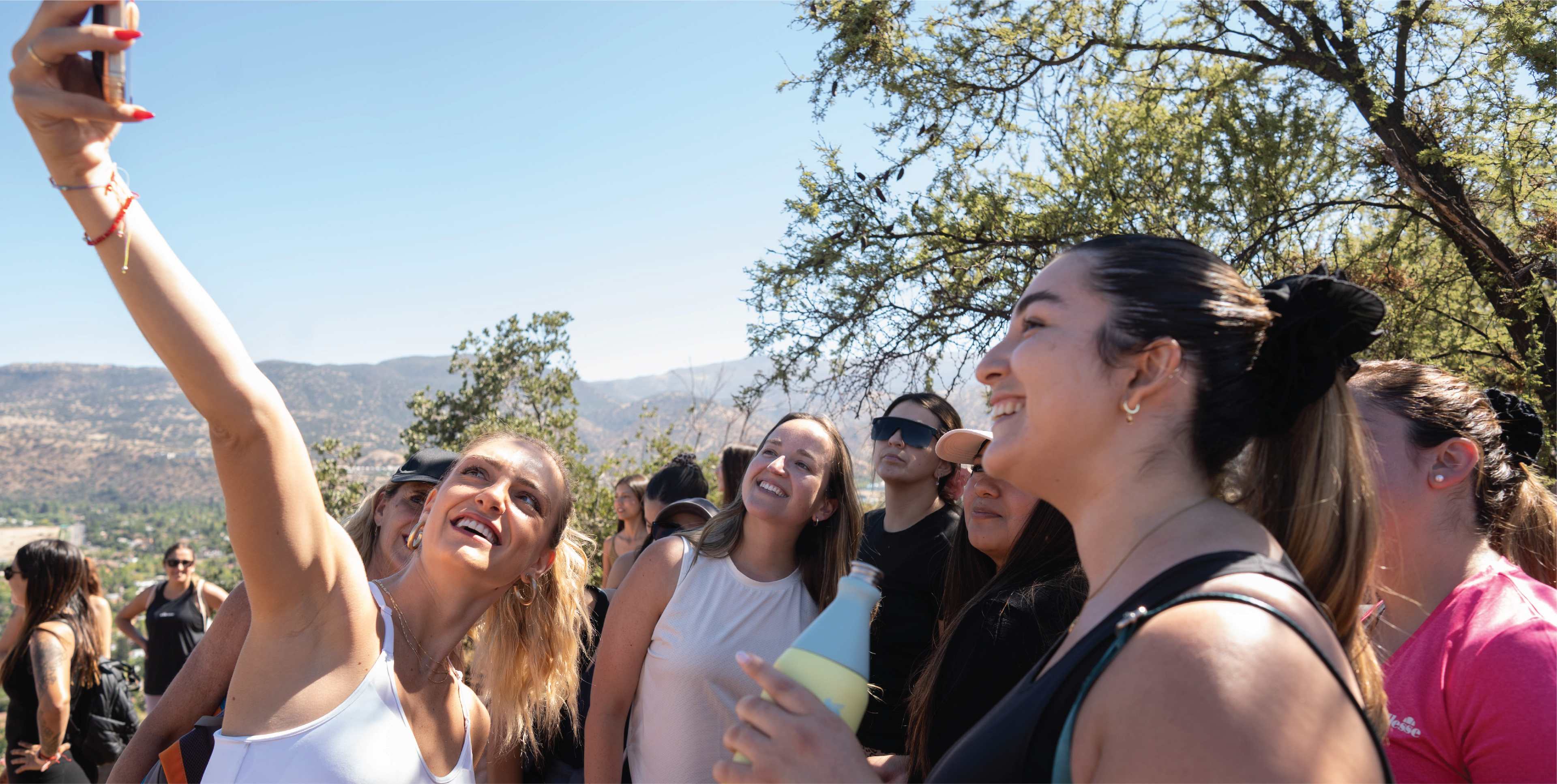selfies de mujeres alzar
